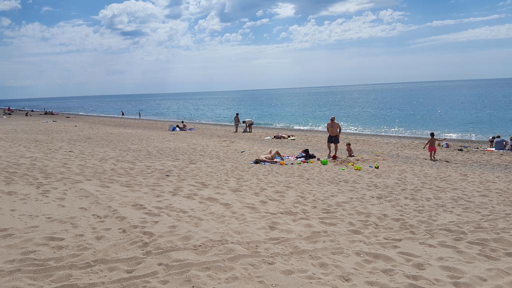Apartamento Mediterraneo Pineda de Mar Extérieur photo