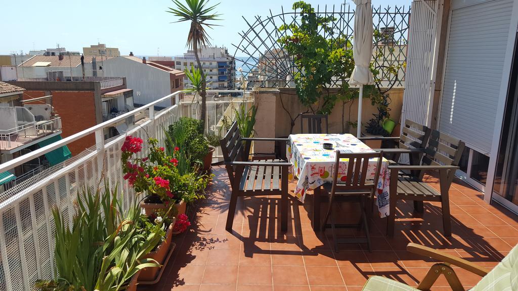 Apartamento Mediterraneo Pineda de Mar Extérieur photo